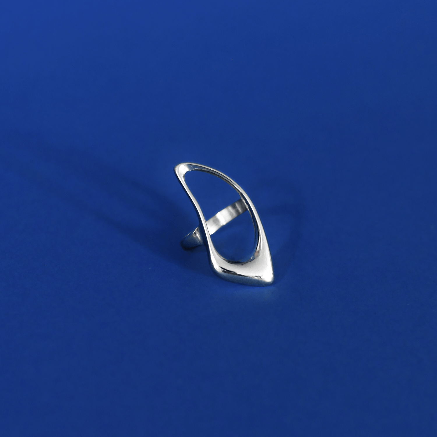 FENTE stainless steel ring with futuristic elegance style in silver - Alogan