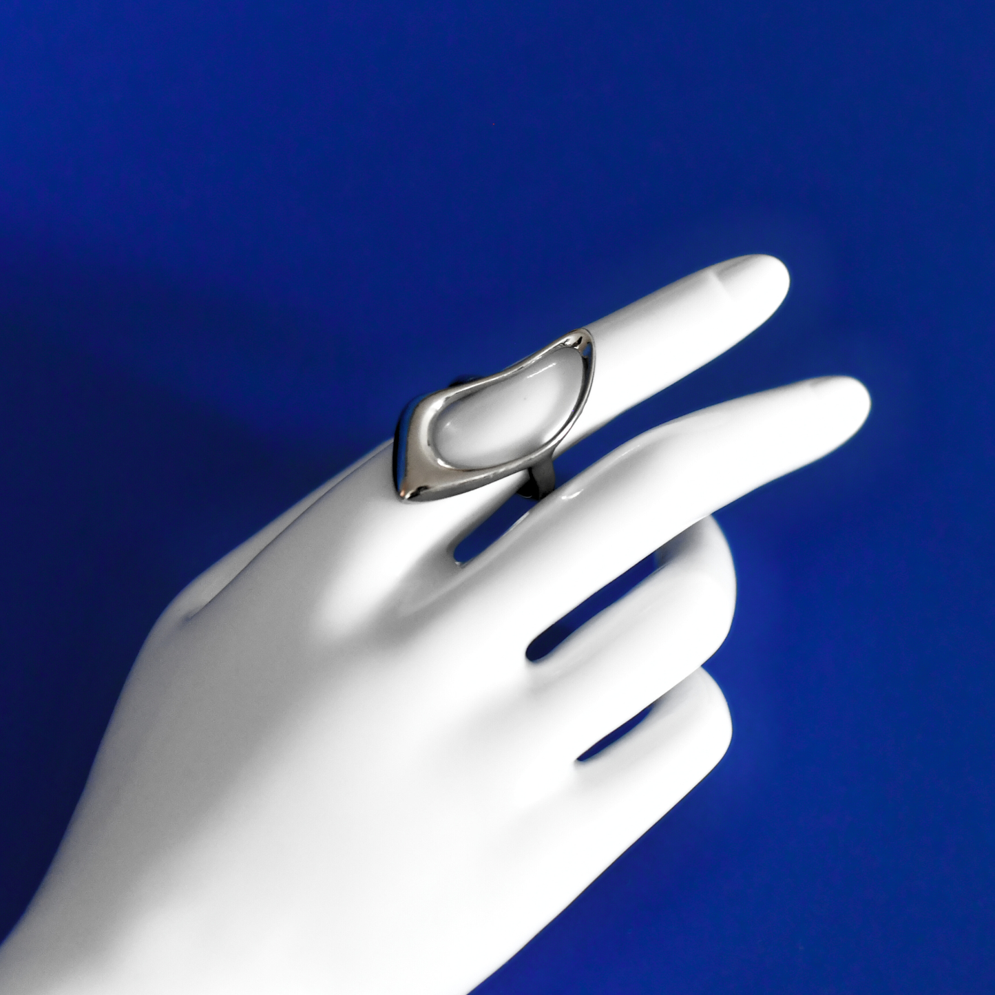 FENTE stainless steel ring with futuristic elegance style in silver on finger