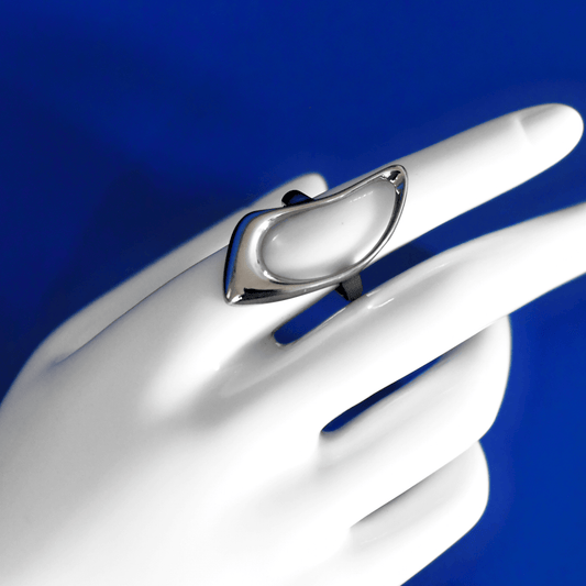 FENTE stainless steel ring with futuristic elegance style in silver on finger - Alogan