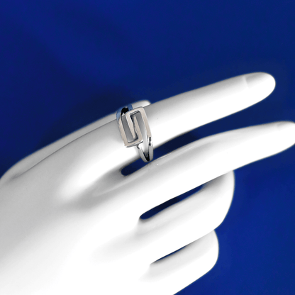 INFINI sterling silver minimalistic adjustable ring on finger - Alogan