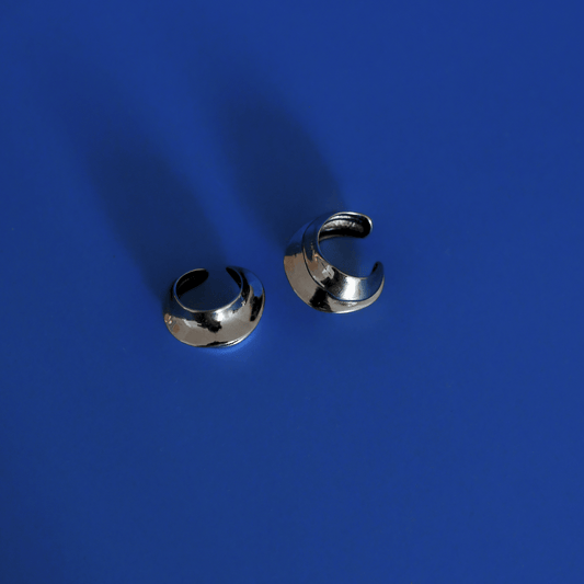 LAMES stainless steel ear cuffs in silver - ALOGAN